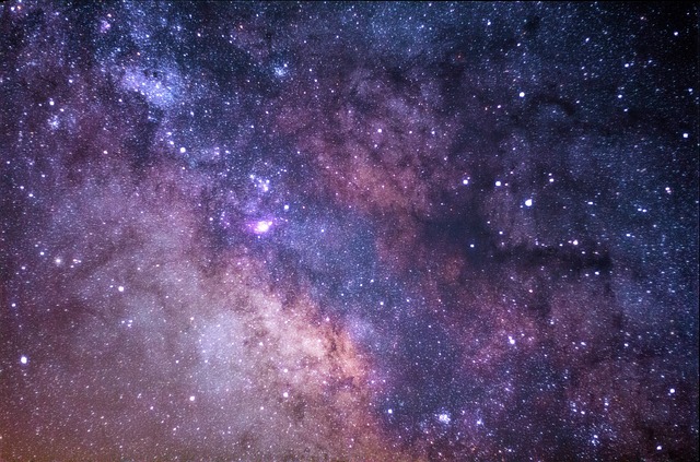 Rola astrologii w związkach — Czy gwiazdy mogą wpłynąć na nasze relacje?